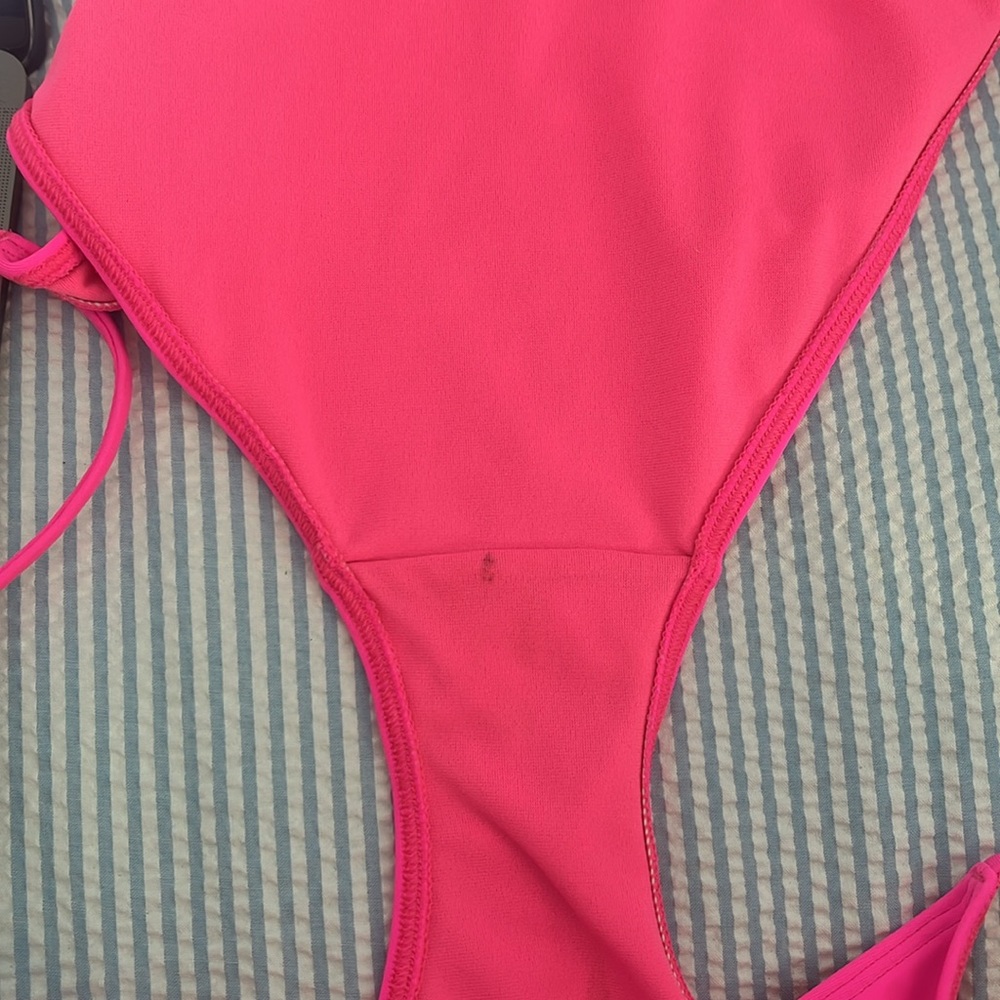 HOLLISTER RUFFLE BIKINI SET - Picture 5 of 5